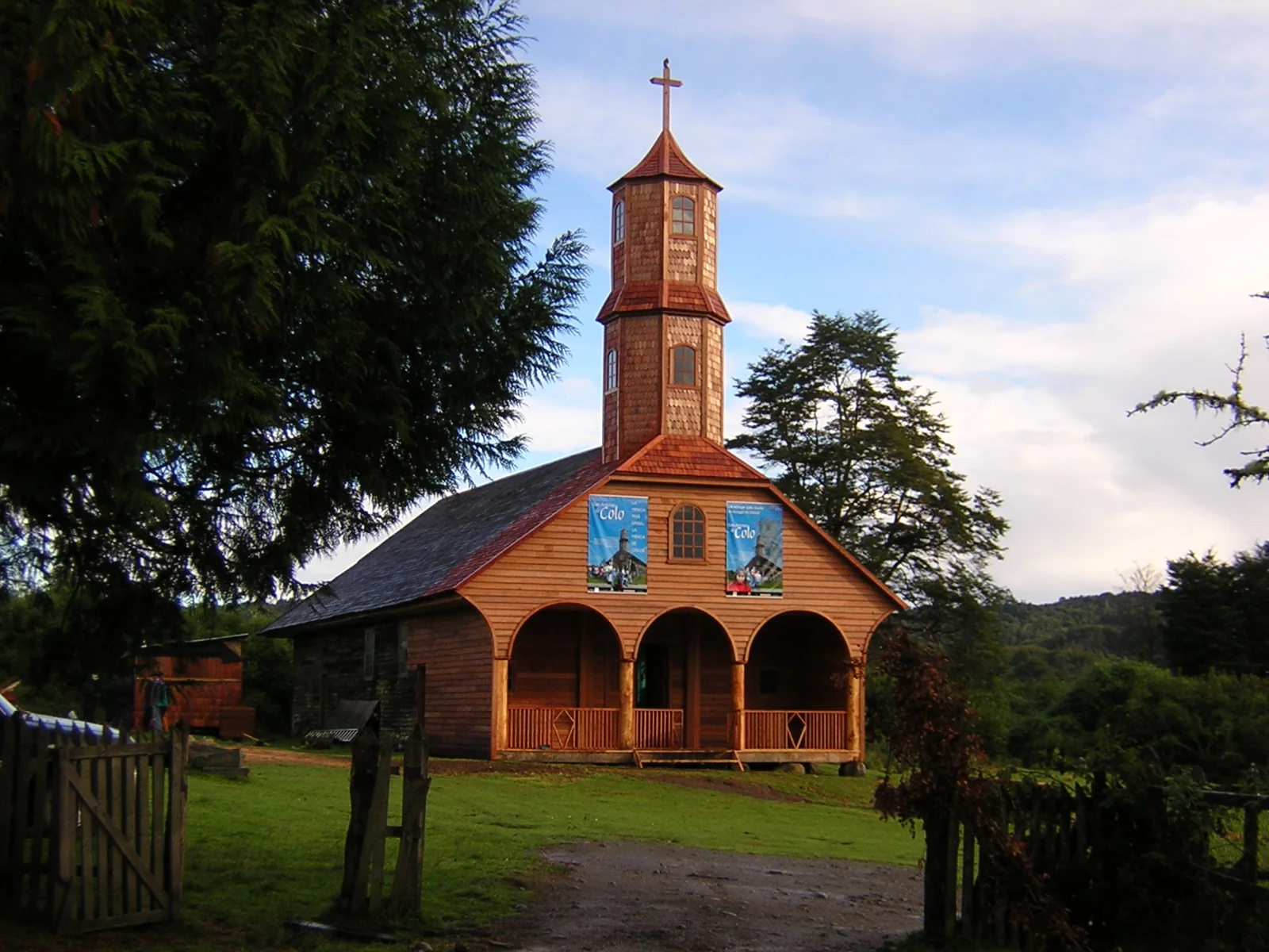 Torre de la Iglesia de Colo restaurada · Constructora Patrimonial Chiloé